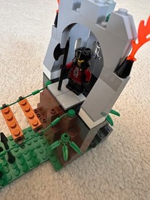 Lego Knights Kingdom set 8778 - Border Ambush; 100% complete w box & manual