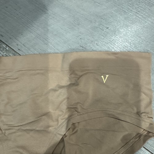 Panty Victoria Secret Hipster color tostado mediano - Imagen 2 de 3