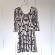 Express Fit N Flare Dress Women’s Size Small Black Ivory Abstract Short Ballet