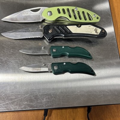 Lot of 4 Folding Kickback Pocket Knives 3 Frost Cutlery And 1 Timber Wolf