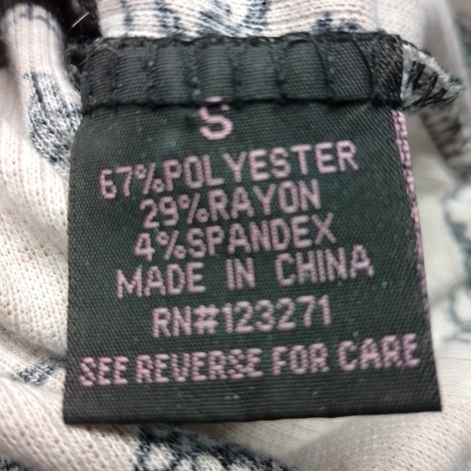 Blusa cropped feminina com estampa de dragão rosa desbotada tamanho pequeno manga curta - Imagem 3 de 4