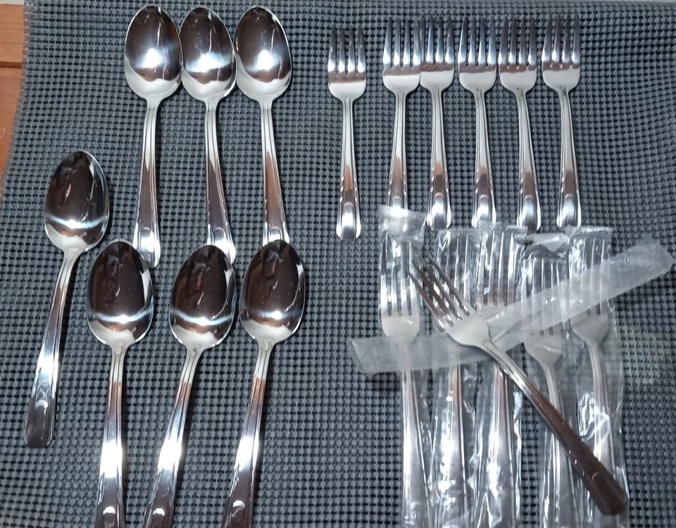 Art Deco HULL Stainless Flatware mixed 19 pieces HUS3 Pattern VeryNice Condition - Image 2 of 4