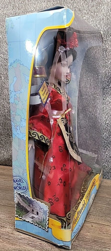 Vtg Porcelain Asian China Doll 2006 Collector's Brass Key Cultured Keepsakes - Picture 3 of 9