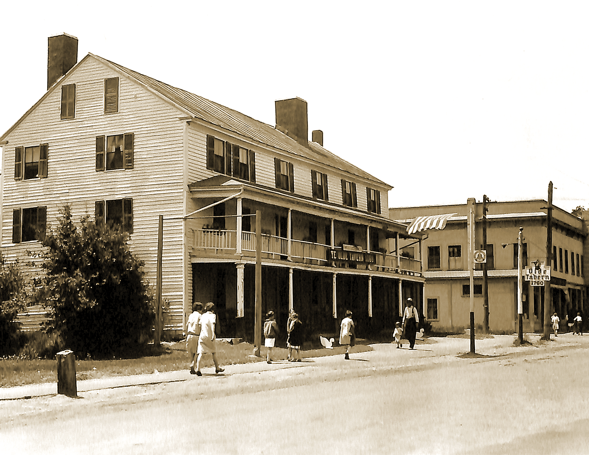 1928 Ye Olde Tavern, Rt. 20, Brookfield, MA Old Photo 8.5