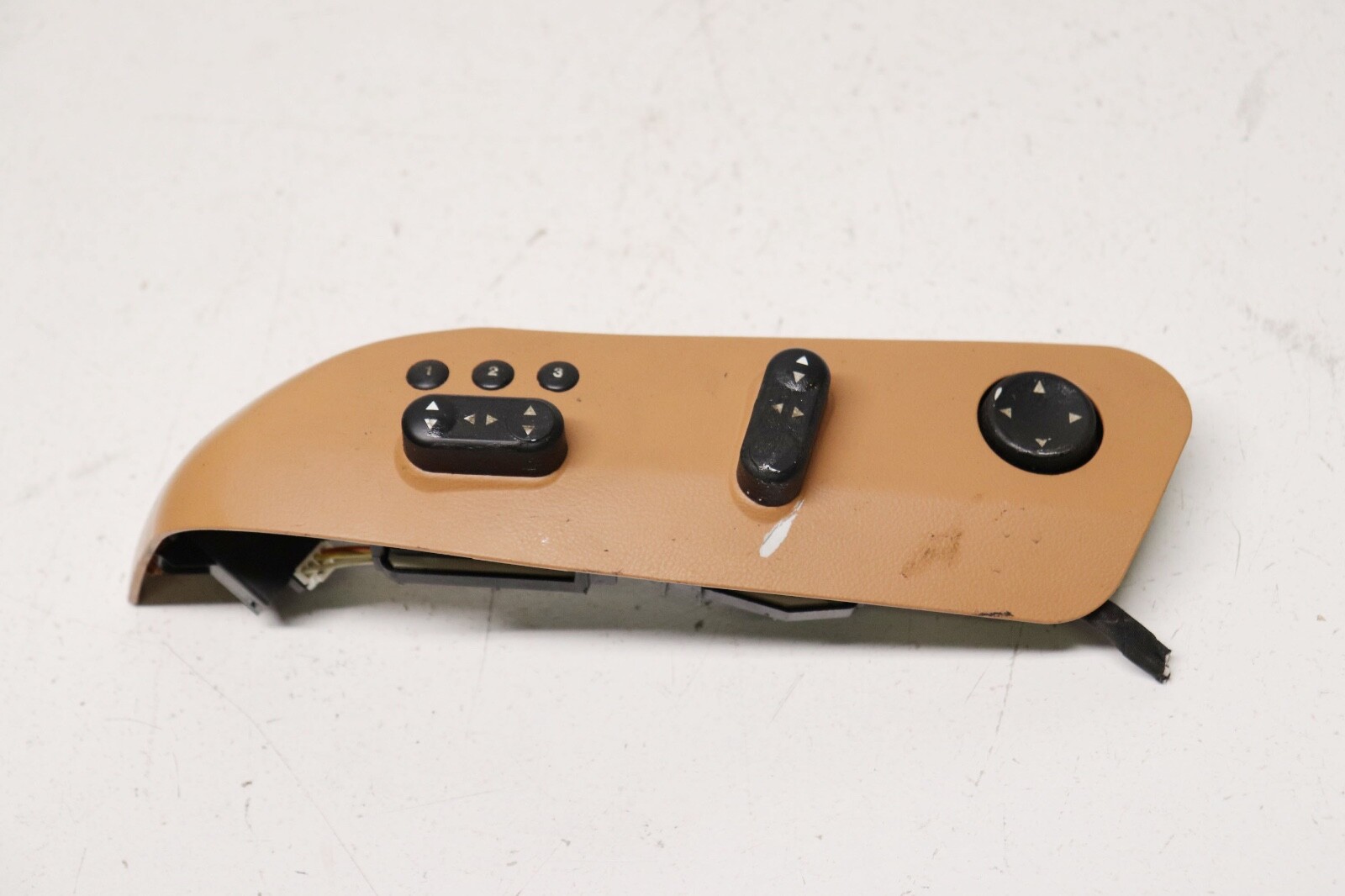 P103198 2003-2008 Maserati Quattroporte Front Seat Control Switch Driver Side OE
