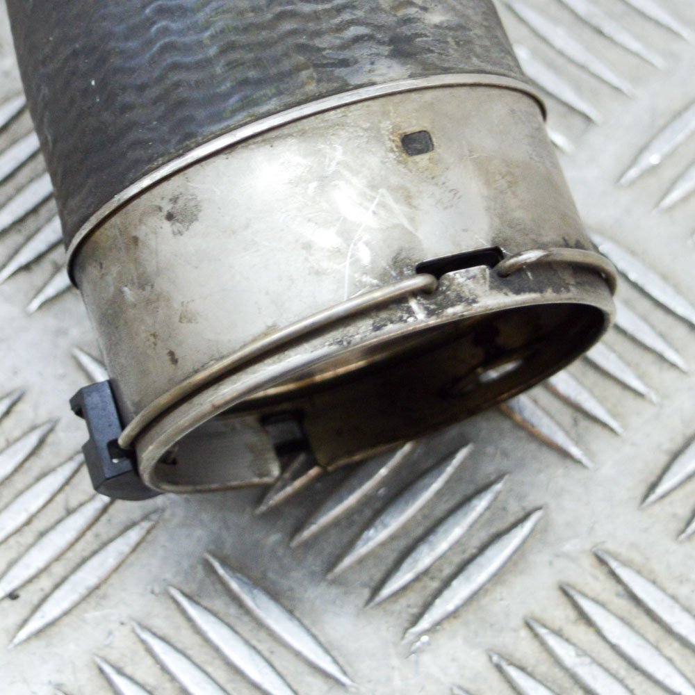 MERCEDESBENZ E W212 250CDI Left Side Intercooler Hose A2125280000