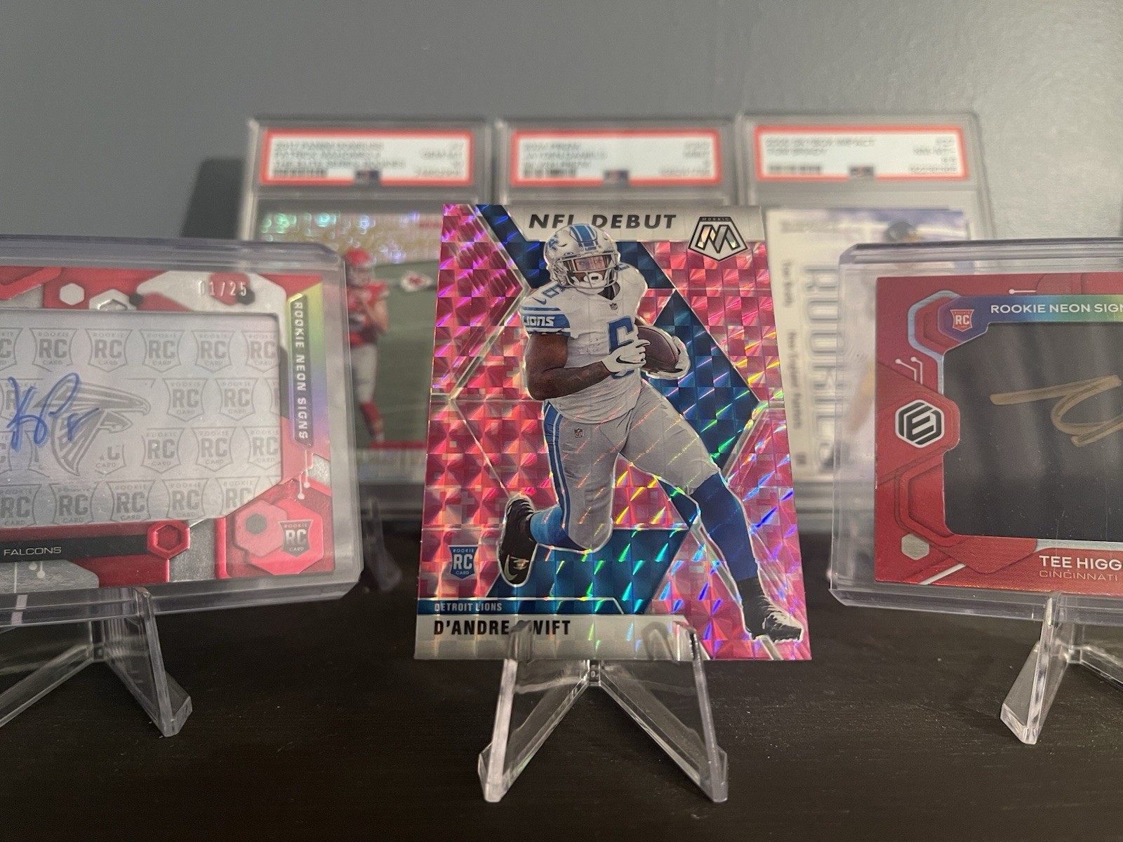 2020 Panini Mosaic - NFL Debut D'Andre Swift #274 Camo Pink Mosaic Prizm (RC)