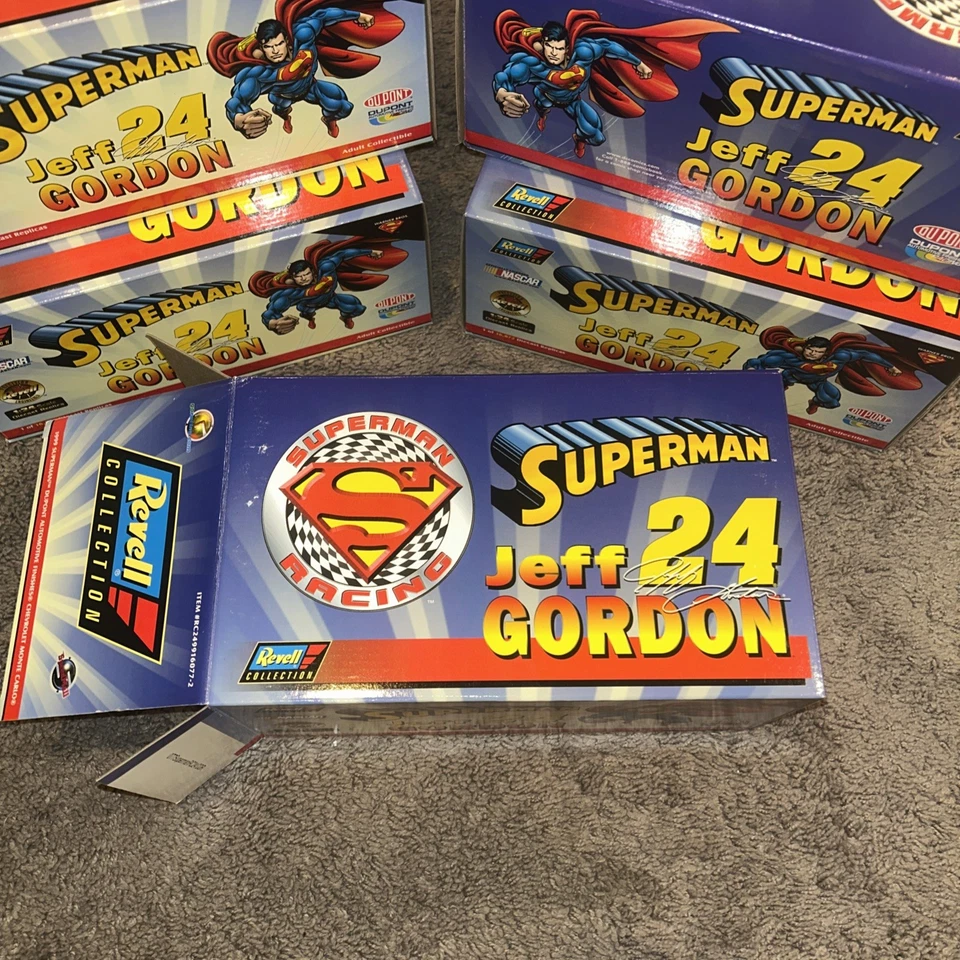 Action #24 Dupont Superman Jeff Gordon 1999 Chevy Monte Carlo 1/24 - Imagem 2 de 4