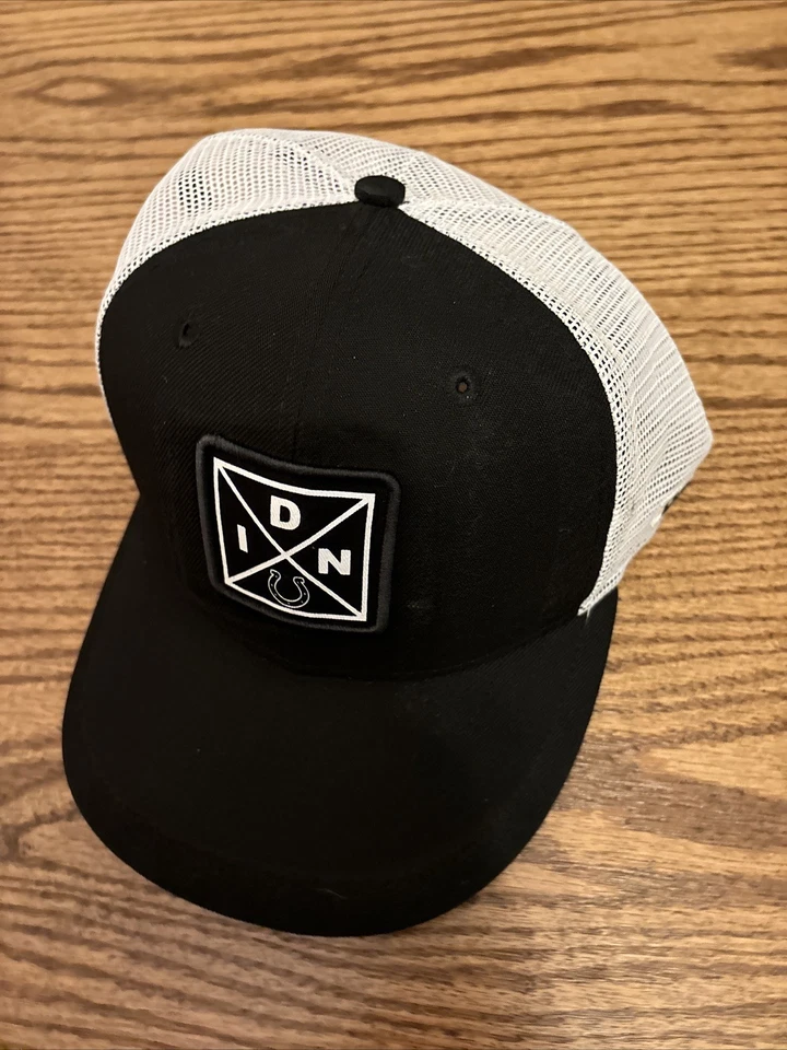Indiana Colts Hat, Large Embroidered Black White NFL New Era Snapback Trucker - Image 3 of 4