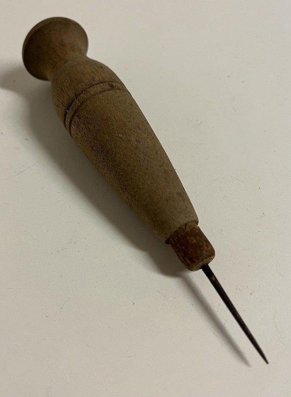Antique Scratch, Sewing, Stitching Awl. For Cobblers, Saddlers, Upholsterers, 5”