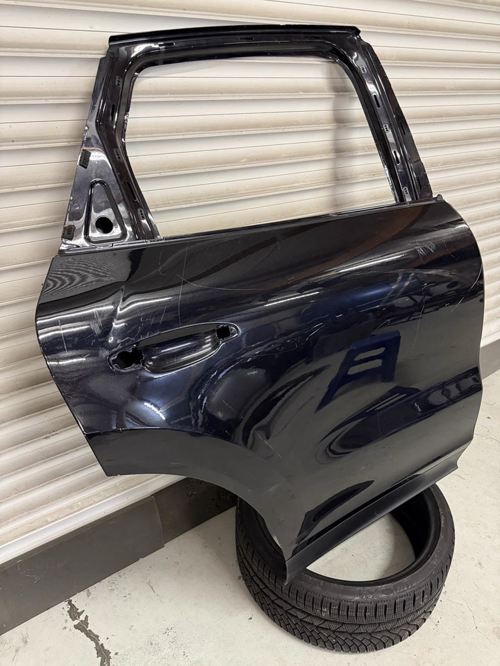 Porsche Cayenne Right Rear Door 9Y0833312 - Image 2 of 4