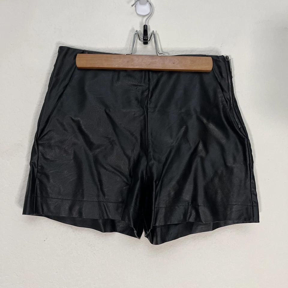 BooHoo Pantalones Cortos Negros Imitación Cuero Vegano Bolsillos Cintura Alta Bikercore Talla S Foto 3 de 4