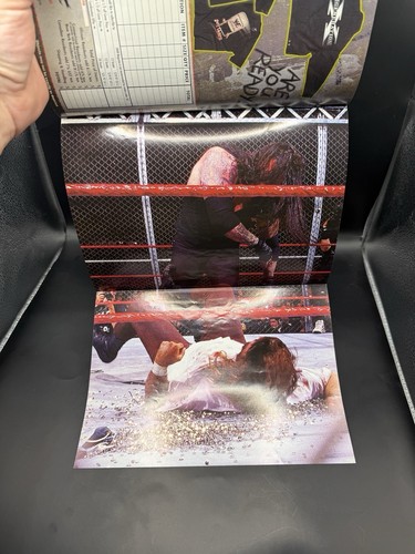 WWE RAW magazine September 1998 The Rock Cover W/ Poster - Picture 3 of 3