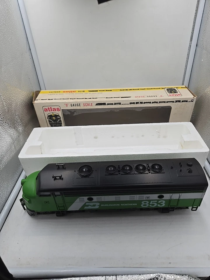 Atlas  O Gauge POWERED Burlington Northern F_9  Unit Diesel Locomotive  - Image 2 of 4