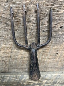 Vintage Lew's Quality Fish Spears #4 Product Of JAPAN 4 prong Hand Forged Gig