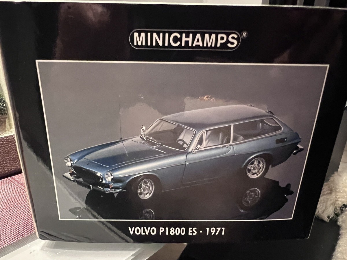 MINICHAMPS VOLVO P1800 ES 1971/1:43＆1:18 1/43 Minichamps 1971 Volvo P1800 ES (Ice Blue Metallic) Car