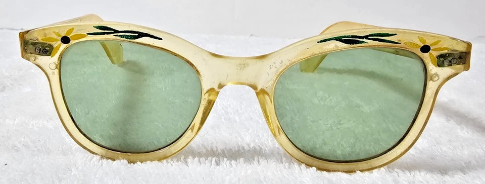 VTG 1950s WILLSON Cat-Eye Sunglasses Hand-Painted Green Lenses USA + Floral Case - Image 2 of 4