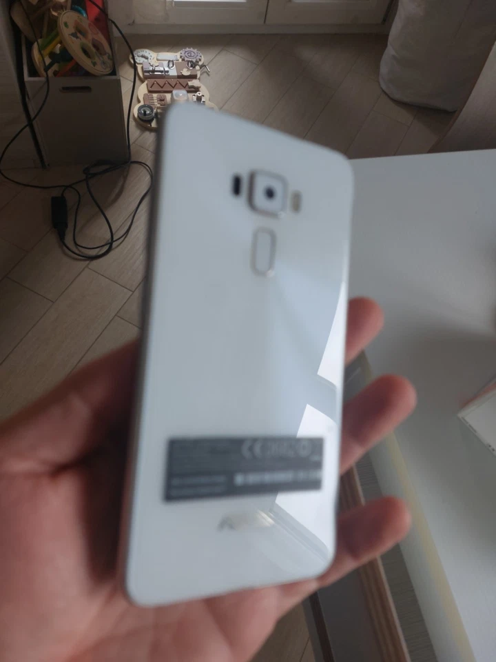 Asus Zenfone 3 ZE552kL 64gb - Immagine 3 di 4