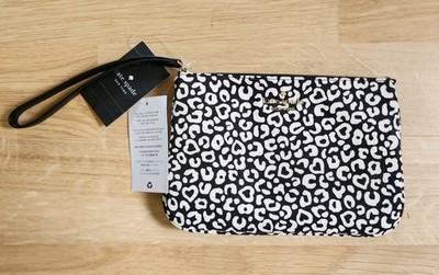 NWT Kate Spade Chelsea Leopard Heart Medium Wristlet Pouch Black White New