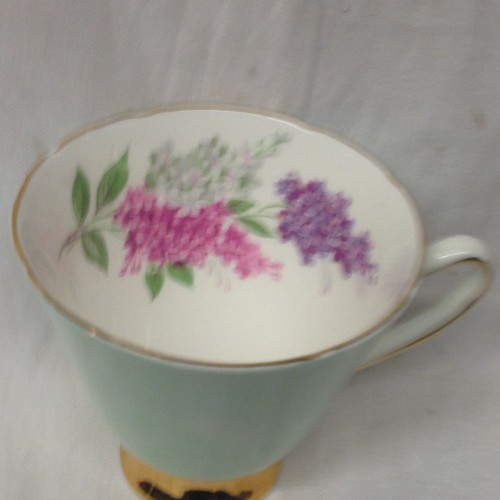 OLD ROYAL CHINA ENGLAND CUP ONLY MINT GREEN OUTSIDE FLORAL INSIDE GOLD TEACUP - Picture 3 of 6
