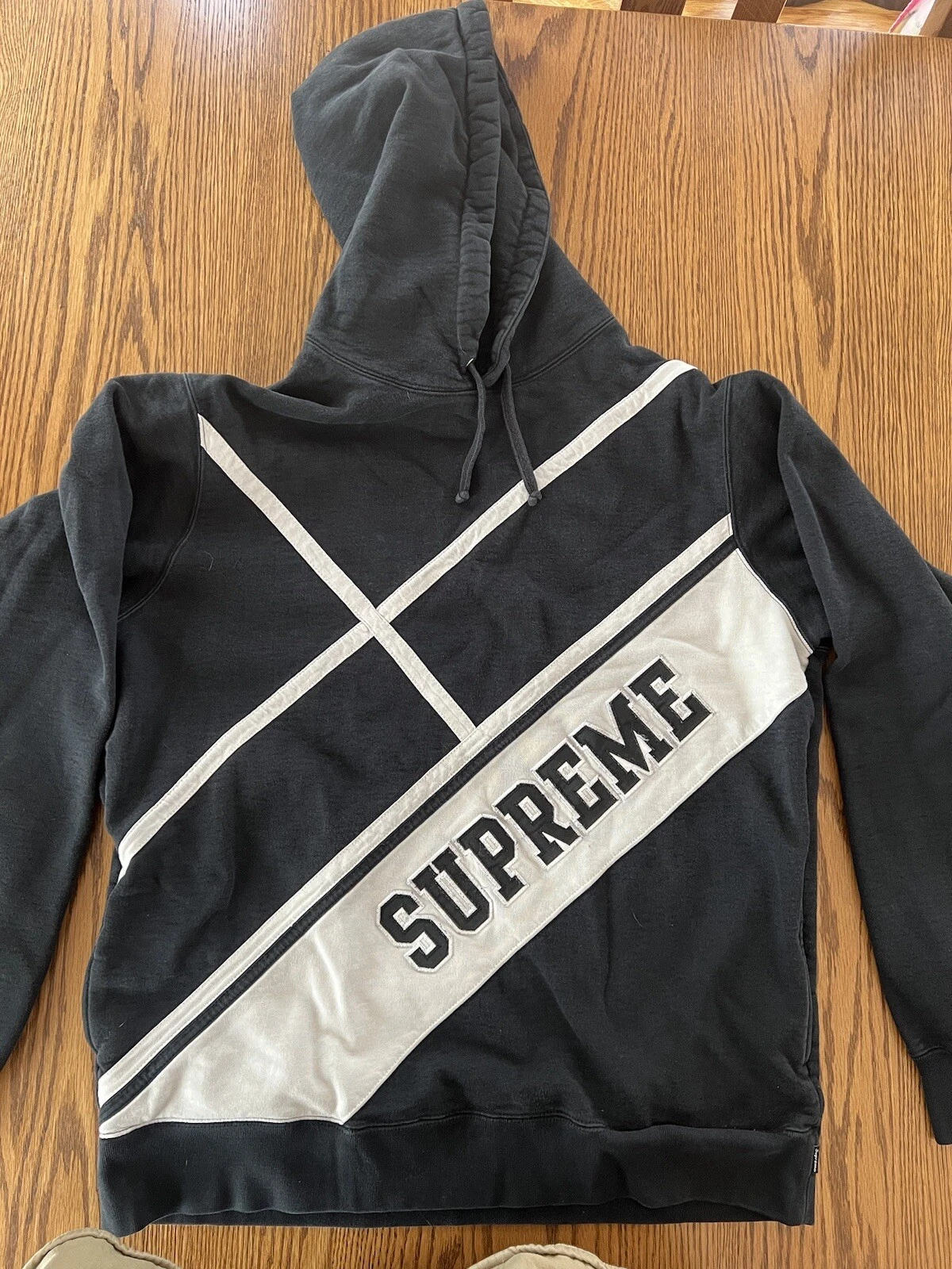 Sweat shirt à capuche Supreme Diagonal logo noir blanc taille Large