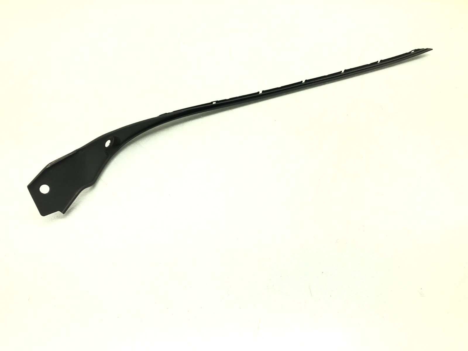 2017-2018 Maserati Levante Left Window Molding 670040328 OEM A1  