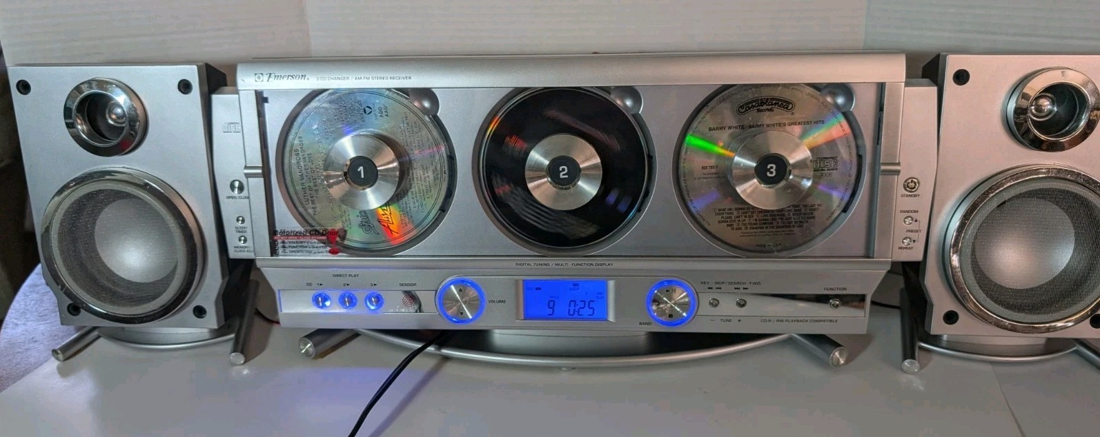 Am Fm W/ Speakers Fully Tested Nice!