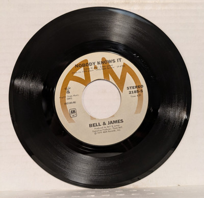 45 ~ BELL &JAMES: ''Shakedown / Nobody Knows It'' 1979 (EX)