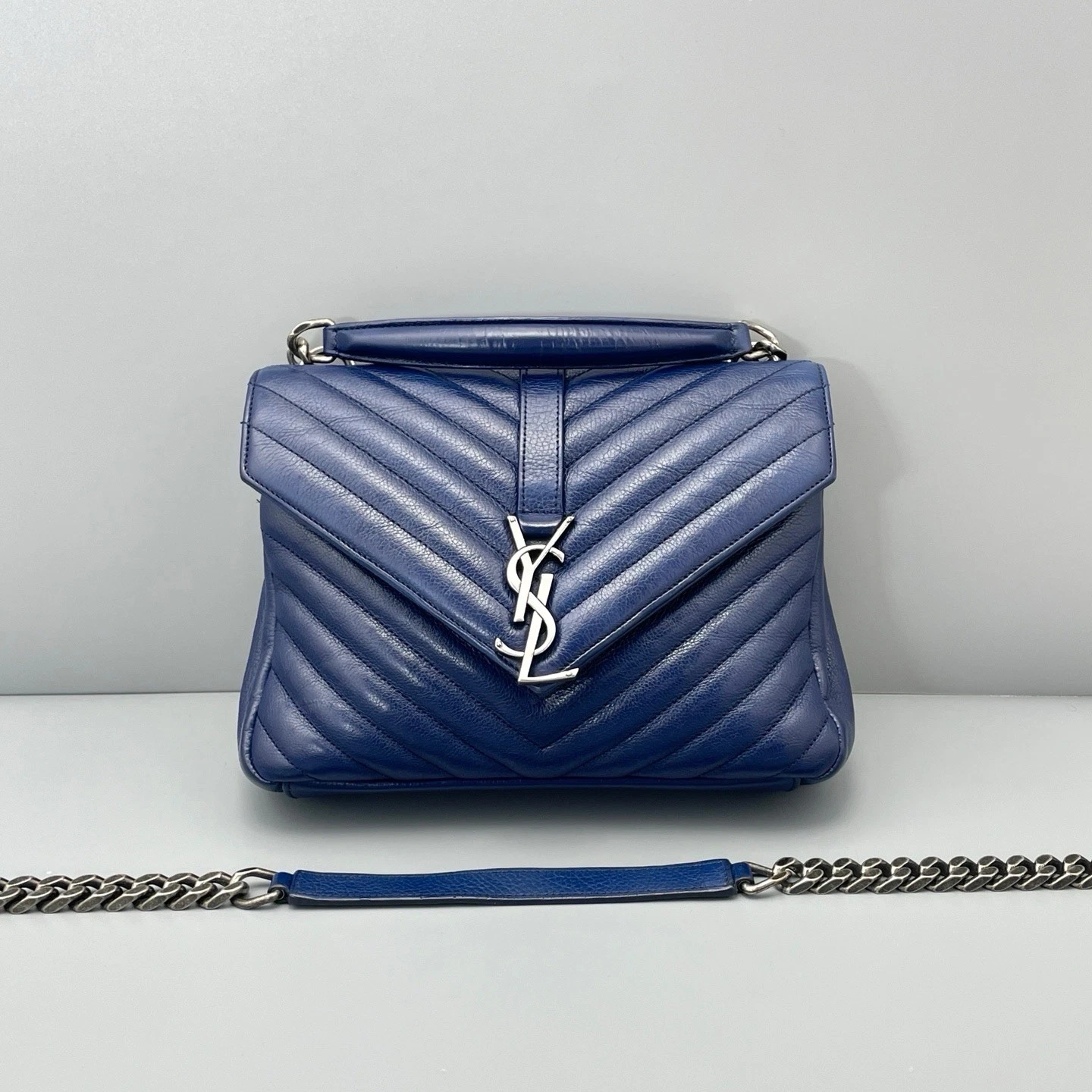Saint Laurent — Authentic Pre-owned Saint Laurent YSL Medium Blue Chevron Leather Crossbody
