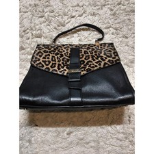 Borsa a tracolla Kate Spade in pelle nera con ciottoli e capelli di vitello leopardati PXRU5066