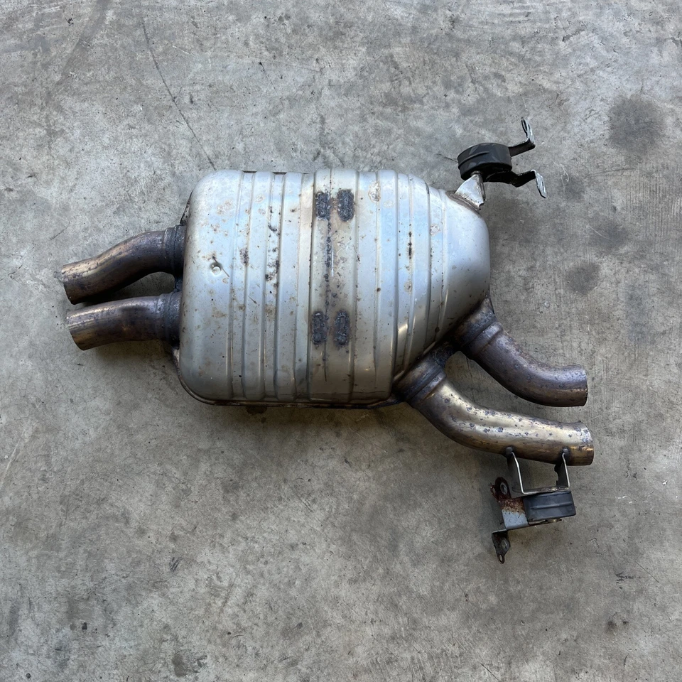 Silenciador de escape trasero izquierdo audi a4 quattro s4 2010 2011 2012 2013 centro Foto 3 de 3