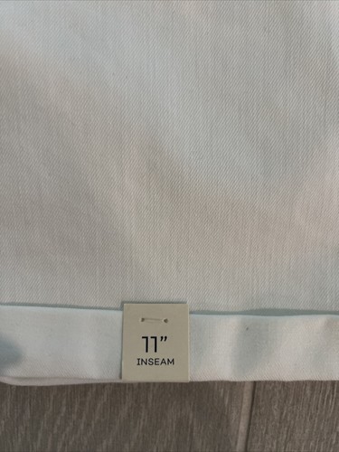 St. John’s Bay Short Women's 18 White Mid Rise Bermuda - Picture 5 of 14