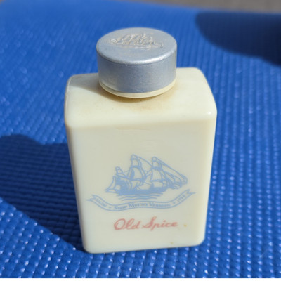 Old Spice Talcum Bottle for Men, Ship Logo, 3-5/8 oz, Collectible Advertising
