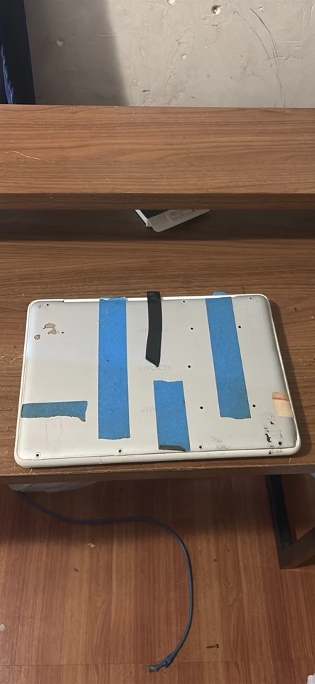 Apple MacBook 13 in 2009 White, Intel Core 2 Duo 2.13 GHz, 250GB , 4GB RAM - Image 3 of 4