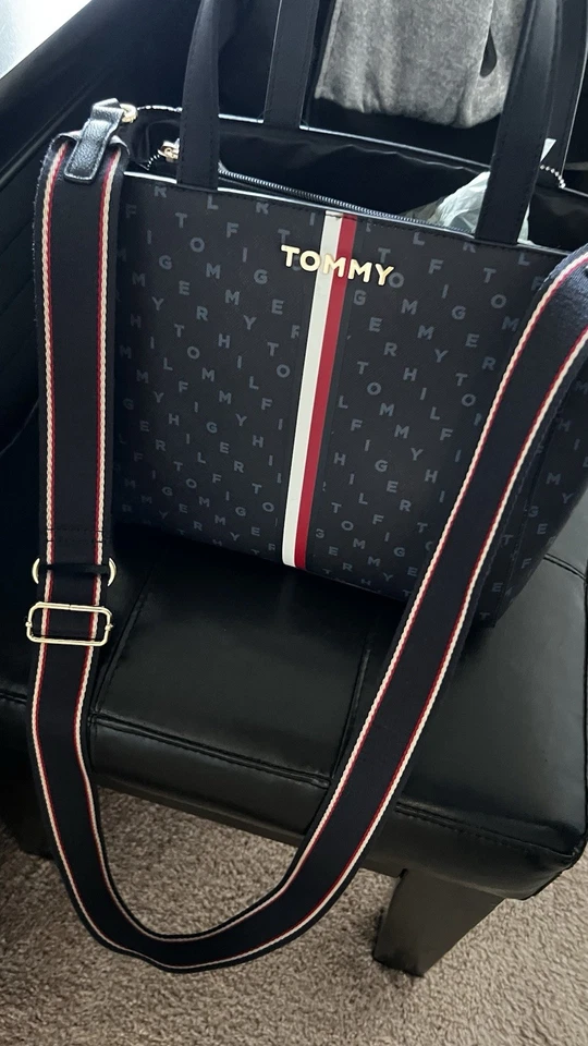 tommy hilfiger purse bag - Image 2 of 4