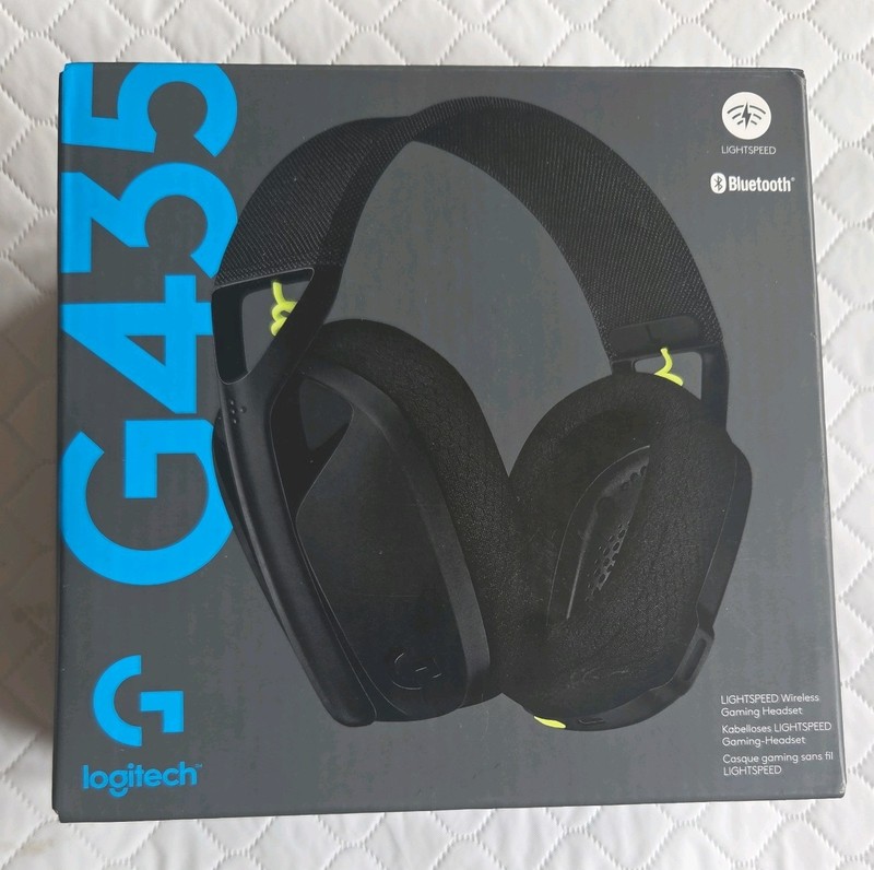 Logitech G435 Wireless Gaming Headset for Sony PlayStation 5 - Black/Neon Yellow