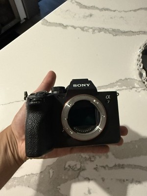 Sony a7 IV Mirrorless Alpha Interchangeable Lens Camera Body ILCE7M4/B