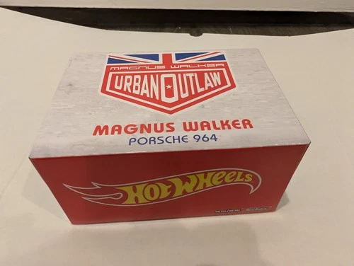 Hot Wheels Red Line Club Magnus Walker Porsche 964 Urban Outlaw With Figure 2698