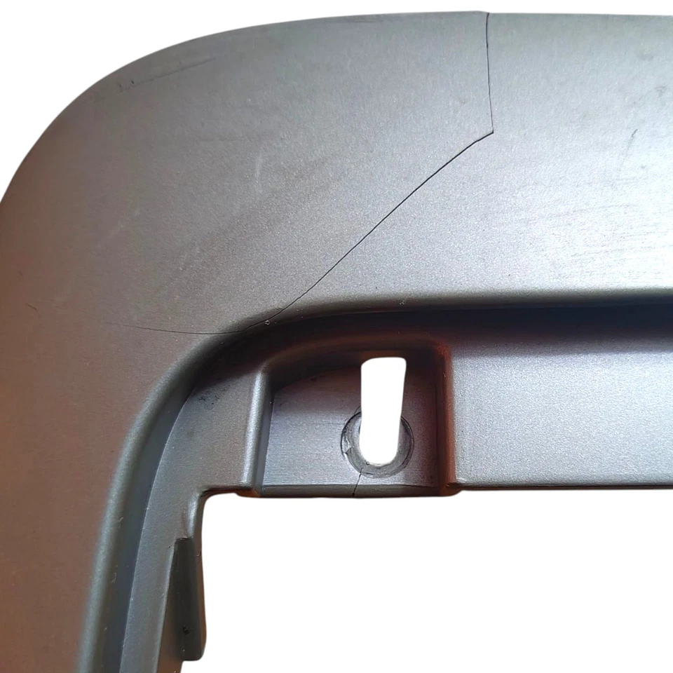 2004-2006 Pontiac GTO Front Dash Radio & A/C Surround Bezel Trim HAS A CRACK - Image 3 of 4