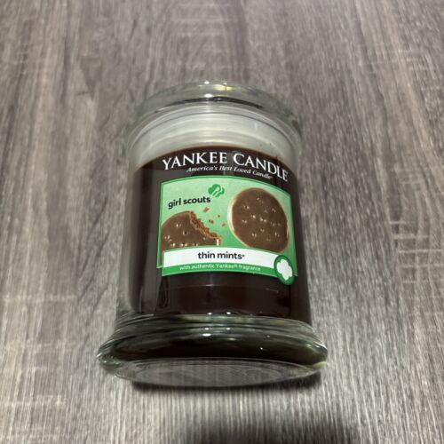 NUOVISSIMA RARA CANDELA YANKEE GIRL SCOUTS SOTTILI MENTA BISCOTTO 8 OZ. CANDELA BARATTOLO - Foto 2 di 7