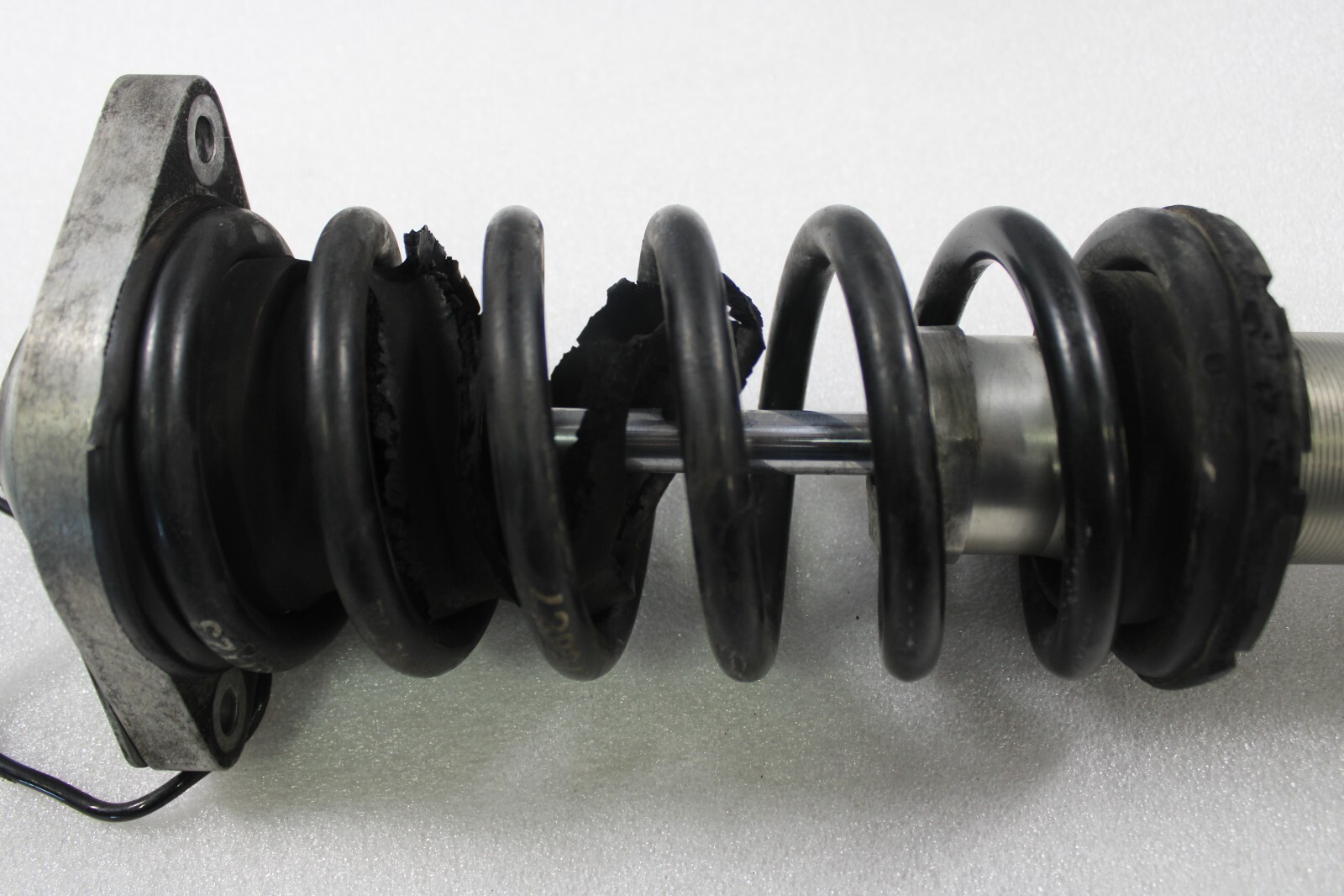 Ferrari 575, Rear Shock Absorber, Fire Dmg, Used, P/N 190996