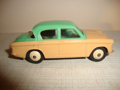 DINKY TOYS 175 HILLMAN MINX SALOON - EXCELLENT in original BOX
