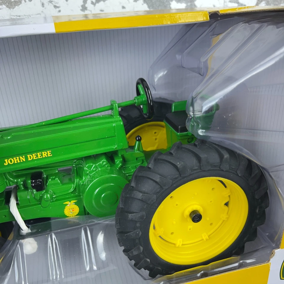 Tractor John Deere modelo 70 logotipo FFA juguete Ertl #45737 JD 2021 metal fundido a presión Foto 4 de 4