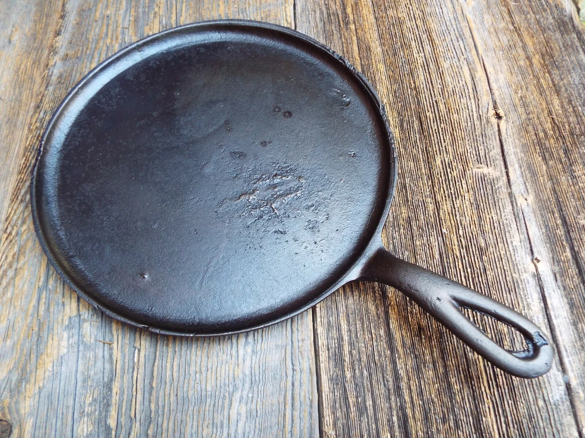 Vintage Griswold Cast Iron Skillet - Heirloomed