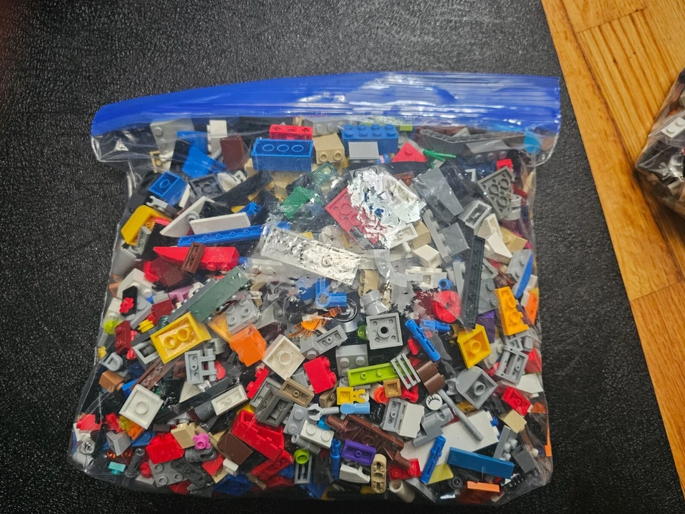 LEGO Bulk Lot of Pieces - Almost 5 LBS (City, Friends, Star Wars, etc) - Image 3 of 4