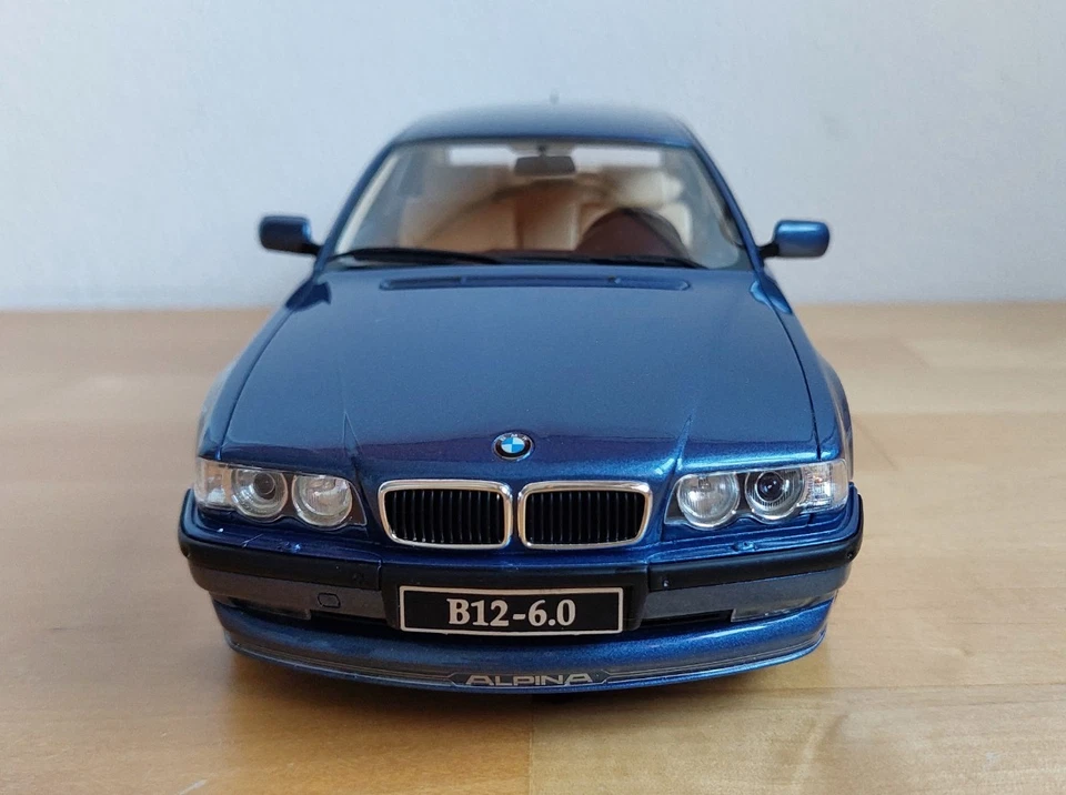 Alpina B12 (BMW Serie 7 E38) Silver stripes Ottomobile OT359 1:18 1 of 3000 - Immagine 2 di 4