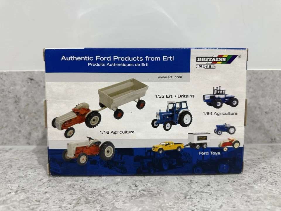 Britains Farm - Ford 7000 Agricultural Tractor - 1:32 Scale - 13749 - New/Mint - Image 3 of 4