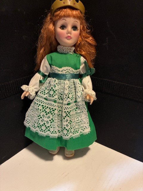Doll  Irish queen by Effanbee
