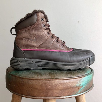 nike snow boots acg