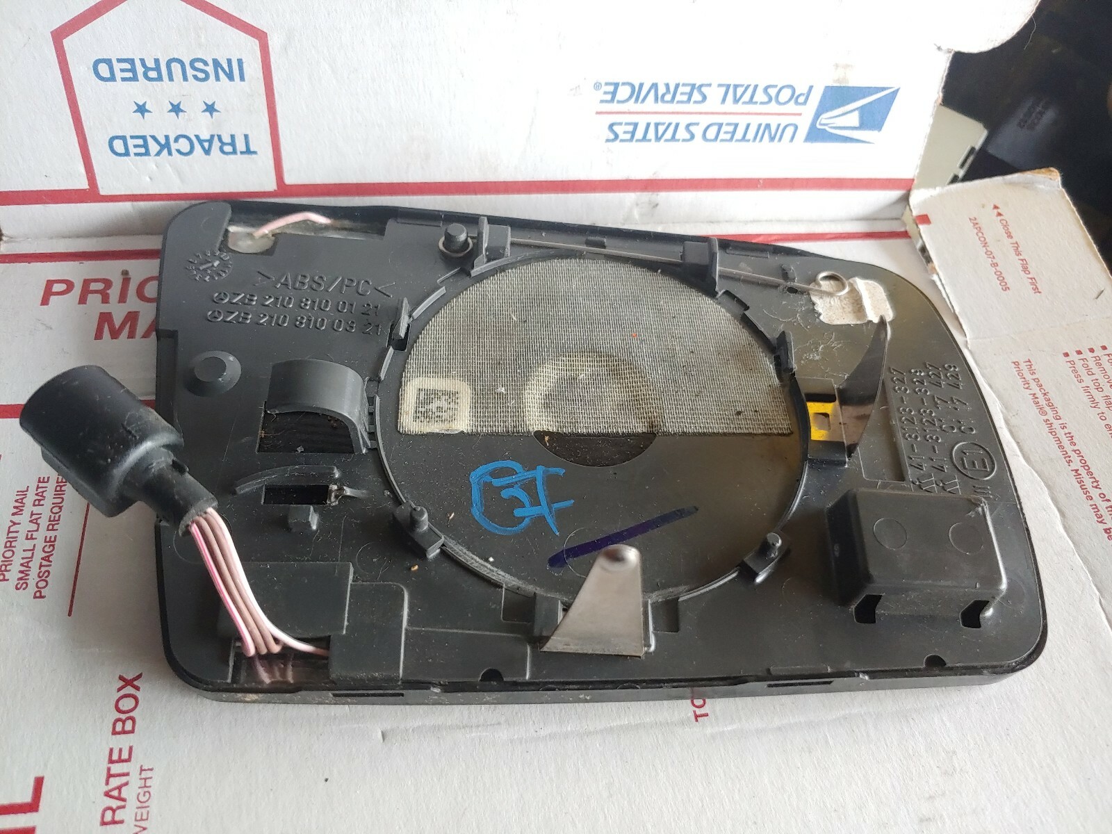 OE Supplier Door Mirror Glass (5-pin Connector) Side View 210 810  